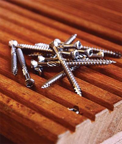 Decking screws 4,5 mm, stainless steel C2, waxed (200 pcs. + bit)